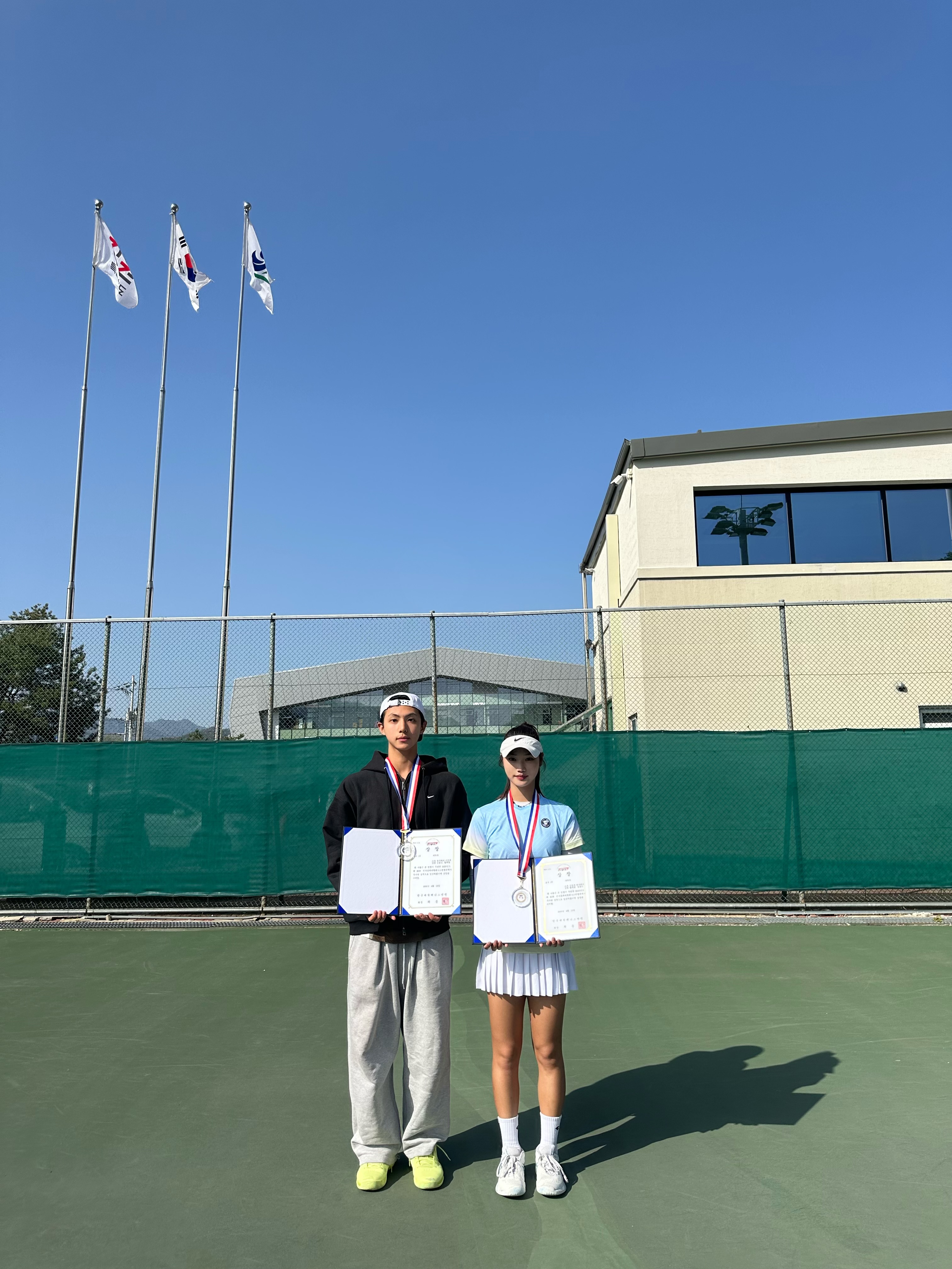 혼합복식 우승(황채원).jpg